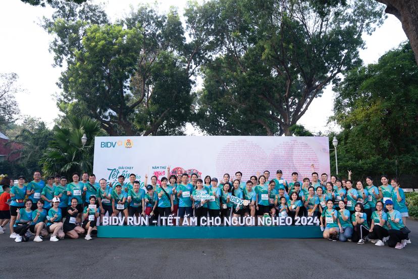 KICK-OFF GIẢI CHẠY "TẾT ẤM CHO NGƯỜI NGHÈO" KHU VỰC HỒ CHÍ MINH